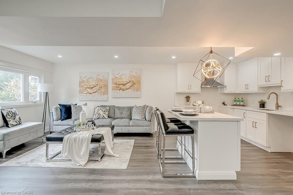 Main-16 Upper Canada Drive, Waterloo, ON - Indoor