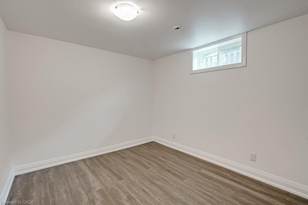 Main-16 Upper Canada Drive, Waterloo, ON - Indoor Photo Showing Other Room