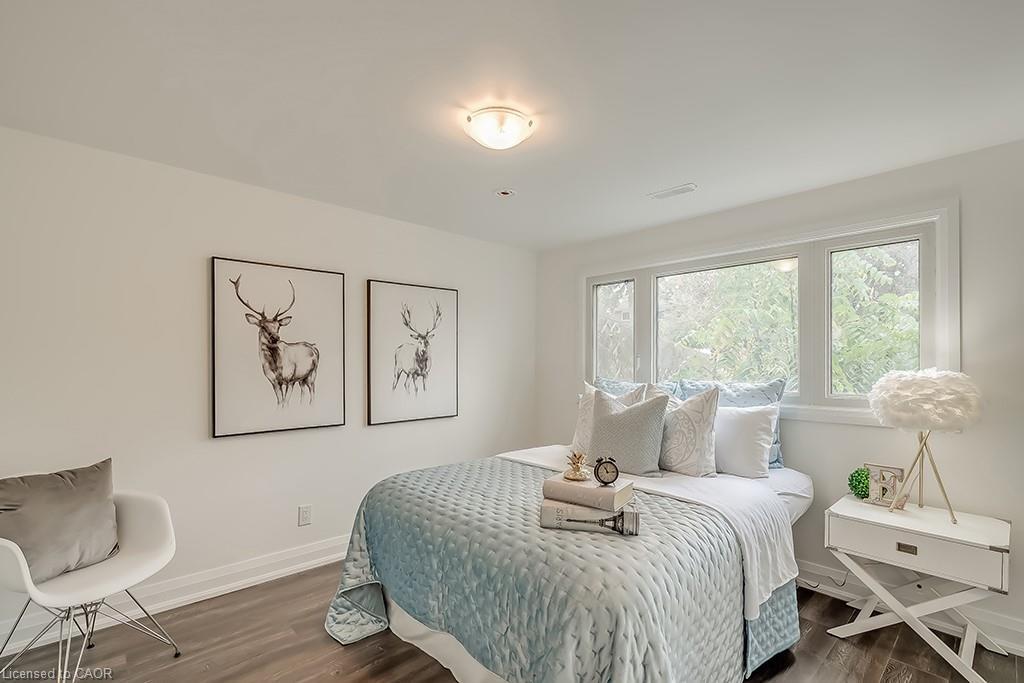 Main-16 Upper Canada Drive, Waterloo, ON - Indoor Photo Showing Bedroom