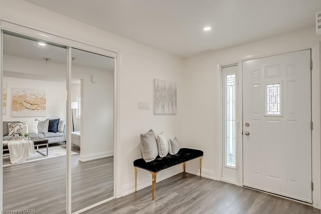 Main-16 Upper Canada Drive, Waterloo, ON - Indoor Photo Showing Other Room