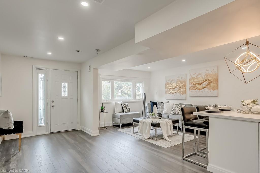 Main-16 Upper Canada Drive, Waterloo, ON - Indoor