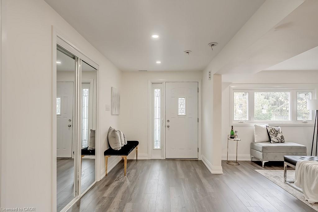 Main-16 Upper Canada Drive, Waterloo, ON - Indoor