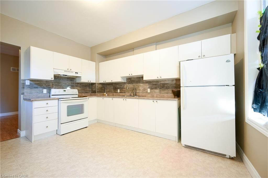 Main-188 Wellington Street N, Hamilton, ON - Indoor Photo Showing Kitchen