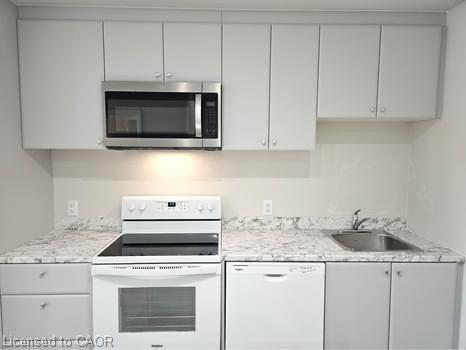102-50 Herrick Avenue, Niagara Falls, ON - Indoor Photo Showing Kitchen