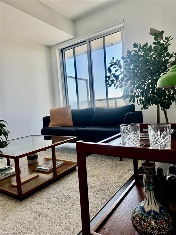 342-2450 Old Bronte Road, Oakville, ON - Indoor