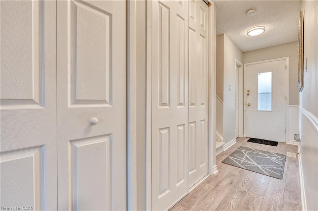 31 Bryna Avenue, Hamilton, ON - Indoor Photo Showing Other Room