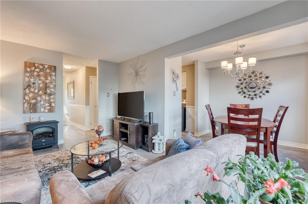 31 Bryna Avenue, Hamilton, ON - Indoor Photo Showing Living Room With Fireplace