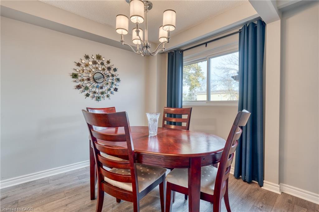31 Bryna Avenue, Hamilton, ON - Indoor Photo Showing Dining Room