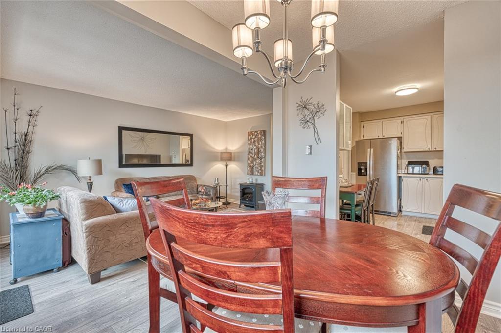 31 Bryna Avenue, Hamilton, ON - Indoor Photo Showing Dining Room
