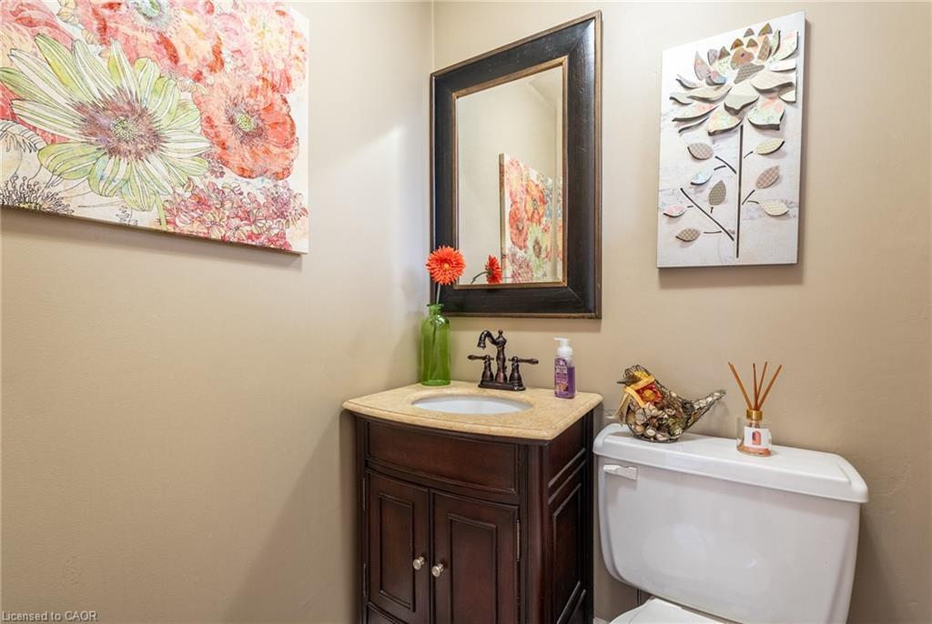 31 Bryna Avenue, Hamilton, ON - Indoor Photo Showing Bathroom