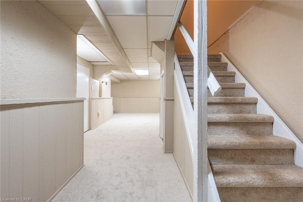 31 Bryna Avenue, Hamilton, ON - Indoor Photo Showing Other Room