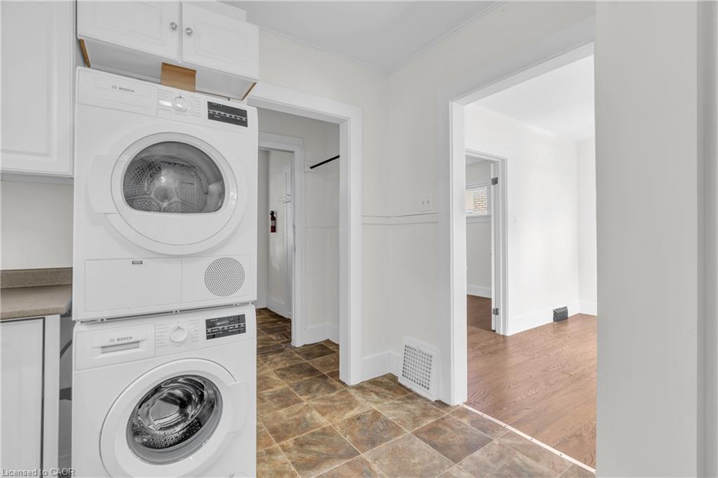 2-503 Victoria Street N, Kitchener, ON - Indoor Photo Showing Laundry Room