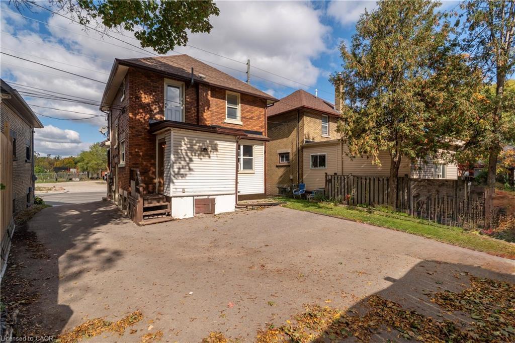 2-503 Victoria Street N, Kitchener, ON - Outdoor