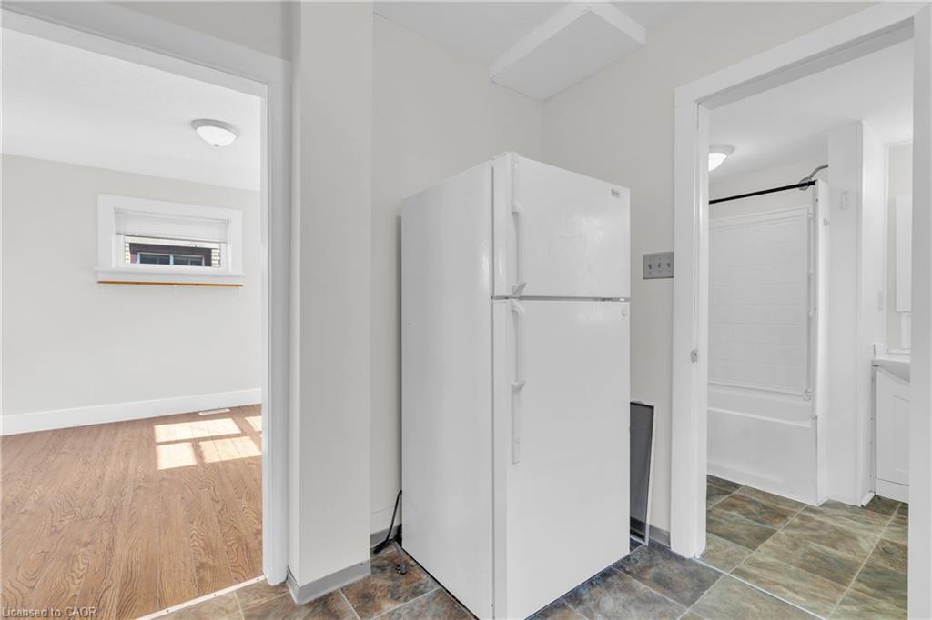 2-503 Victoria Street N, Kitchener, ON - Indoor Photo Showing Other Room