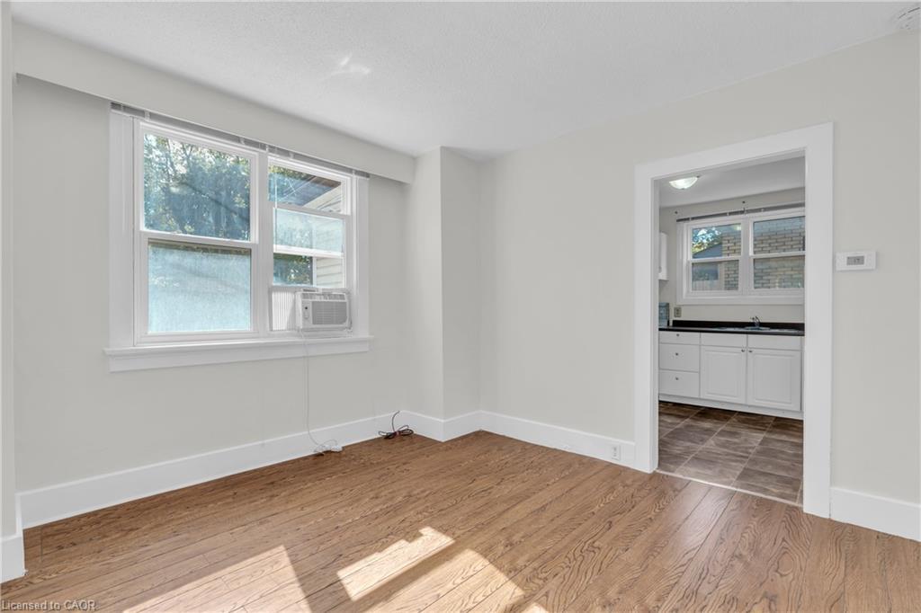 2-503 Victoria Street N, Kitchener, ON - Indoor Photo Showing Other Room