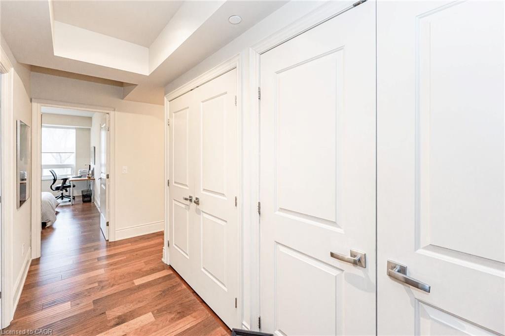 503-3500 Lakeshore Road W, Oakville, ON - Indoor Photo Showing Other Room