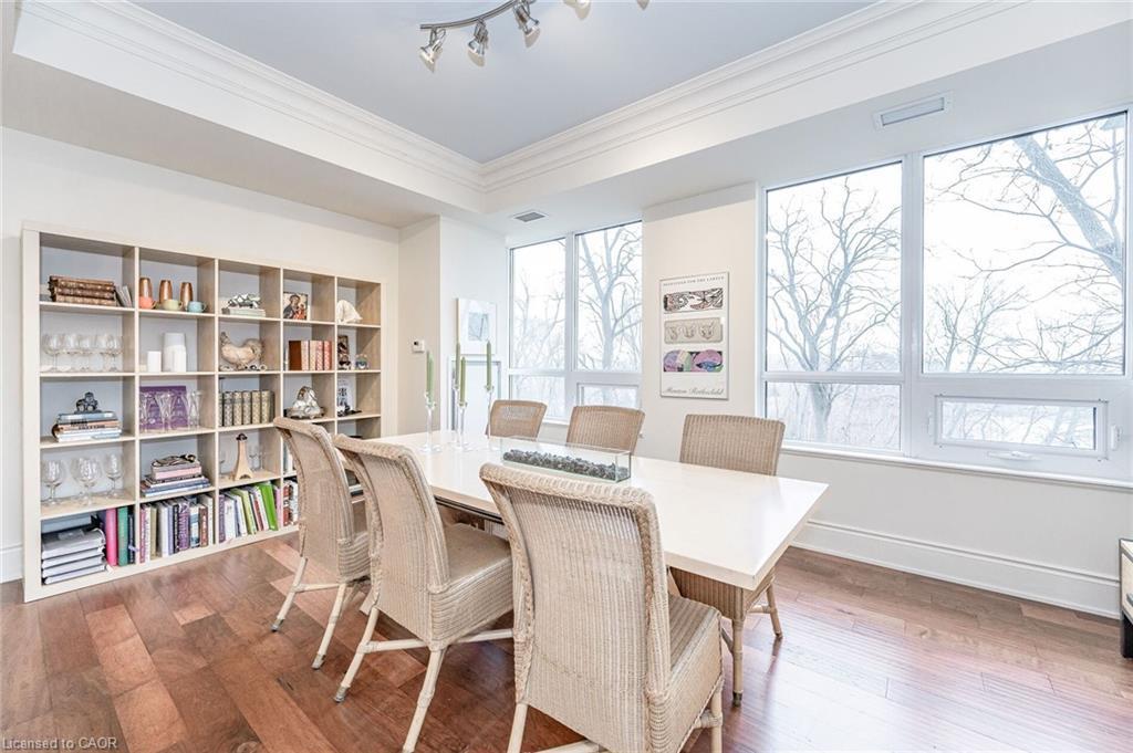 503-3500 Lakeshore Road W, Oakville, ON - Indoor Photo Showing Dining Room