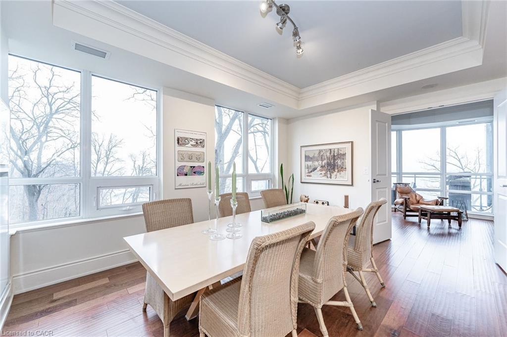 503-3500 Lakeshore Road W, Oakville, ON - Indoor Photo Showing Dining Room