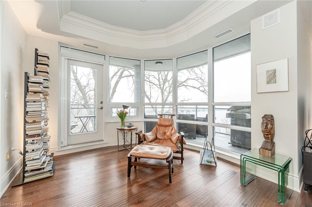 503-3500 Lakeshore Road W, Oakville, ON - Indoor Photo Showing Living Room