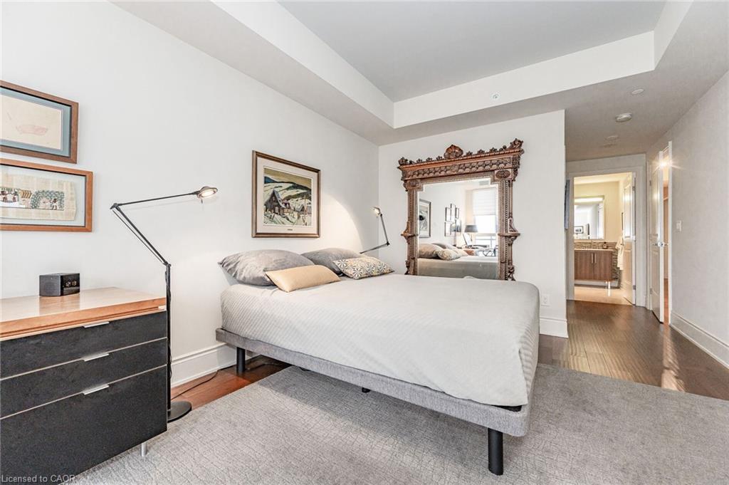 503-3500 Lakeshore Road W, Oakville, ON - Indoor Photo Showing Bedroom