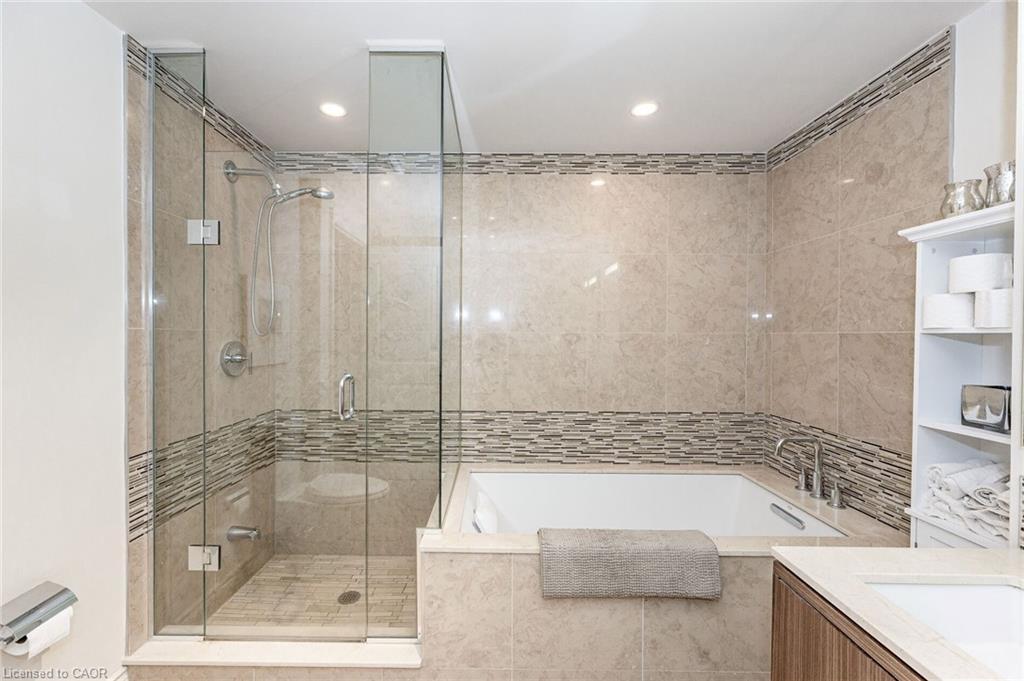 503-3500 Lakeshore Road W, Oakville, ON - Indoor Photo Showing Bathroom