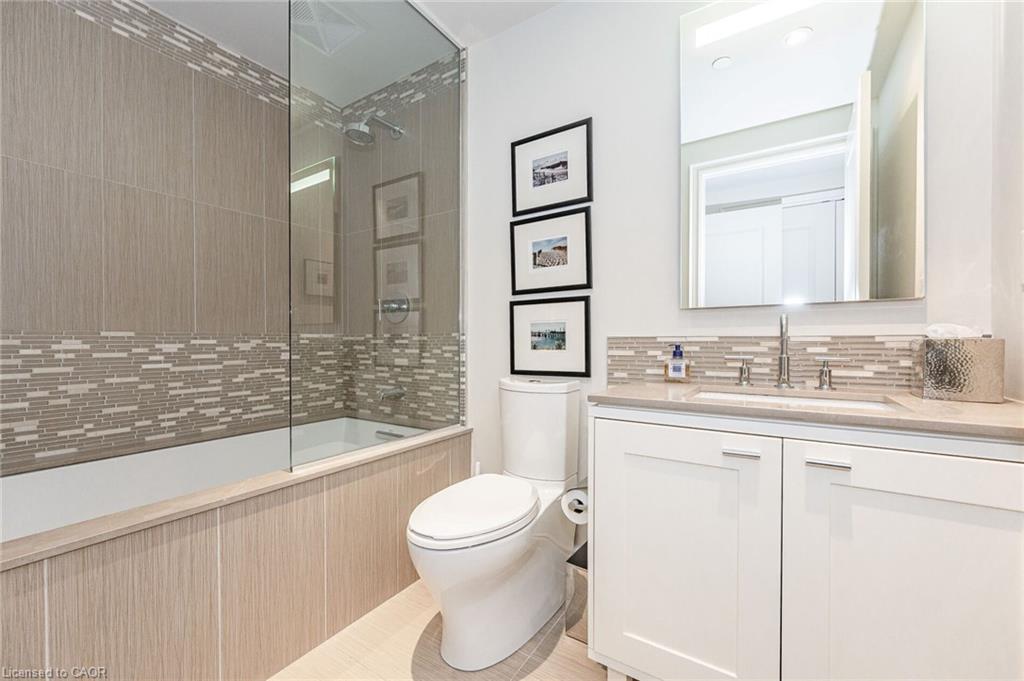 503-3500 Lakeshore Road W, Oakville, ON - Indoor Photo Showing Bathroom