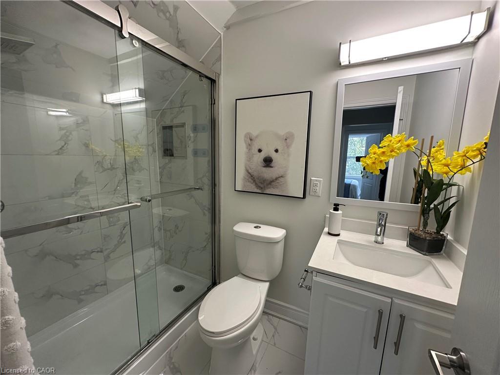 315 Simcoe Street, Woodstock, ON - Indoor Photo Showing Bathroom