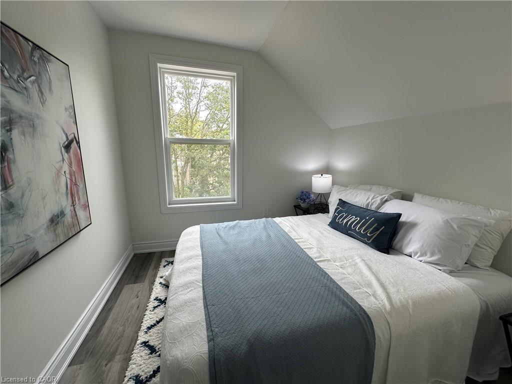 315 Simcoe Street, Woodstock, ON - Indoor Photo Showing Bedroom
