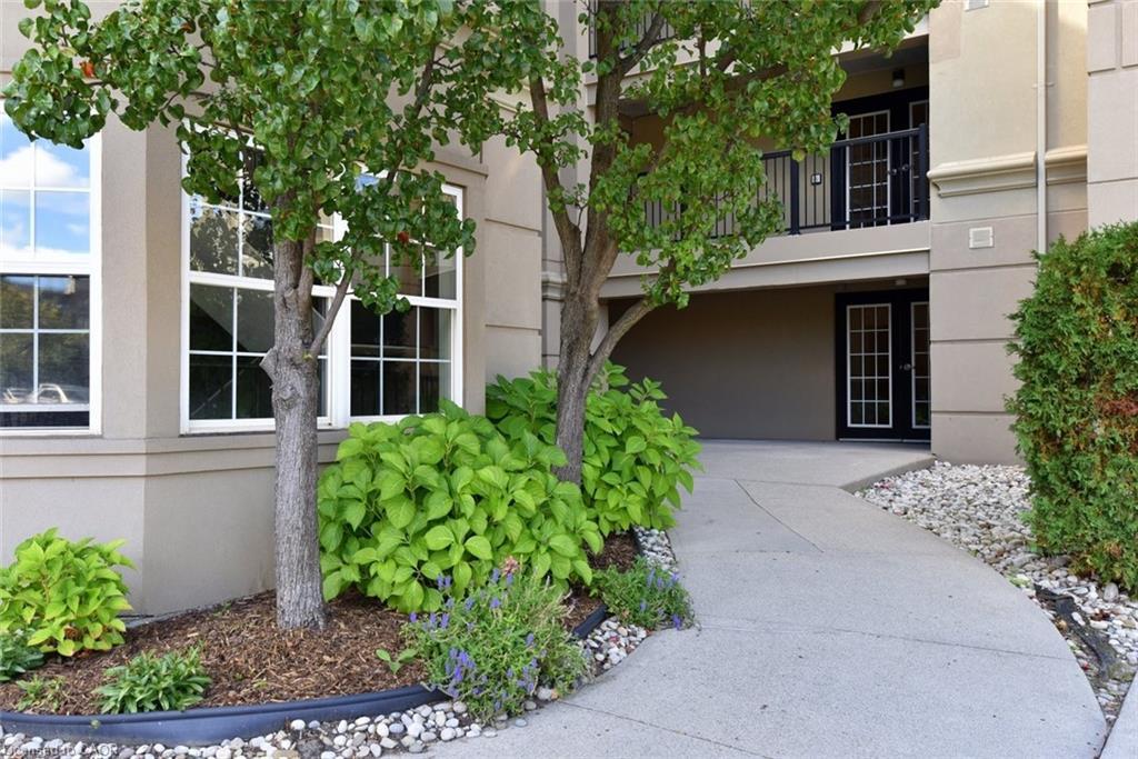 103-2035 Appleby Line, Burlington, ON - Outdoor