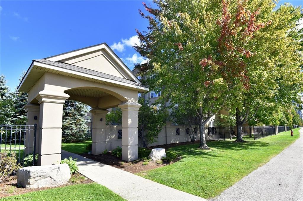 103-2035 Appleby Line, Burlington, ON - Outdoor