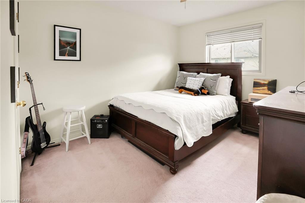 19 Beech Street, Grimsby, ON - Indoor Photo Showing Bedroom