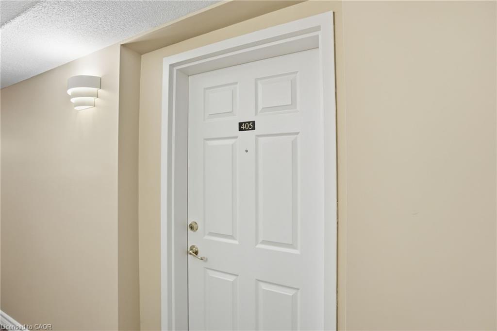 405-4450 Fairview Street, Burlington, ON - Indoor Photo Showing Other Room