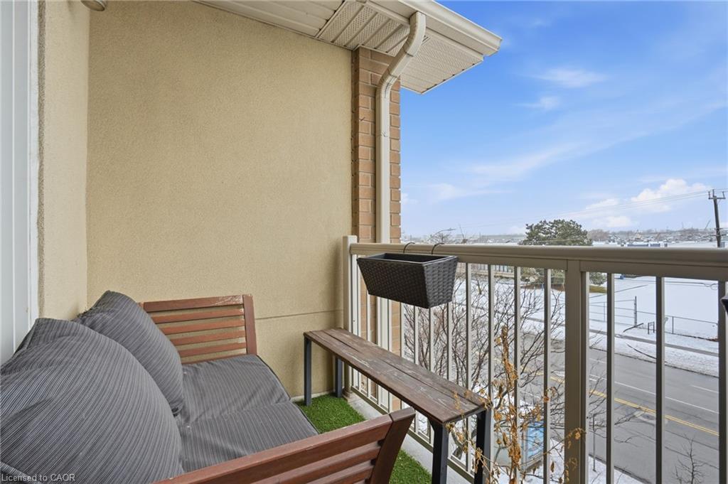 405-4450 Fairview Street, Burlington, ON - Outdoor With Exterior