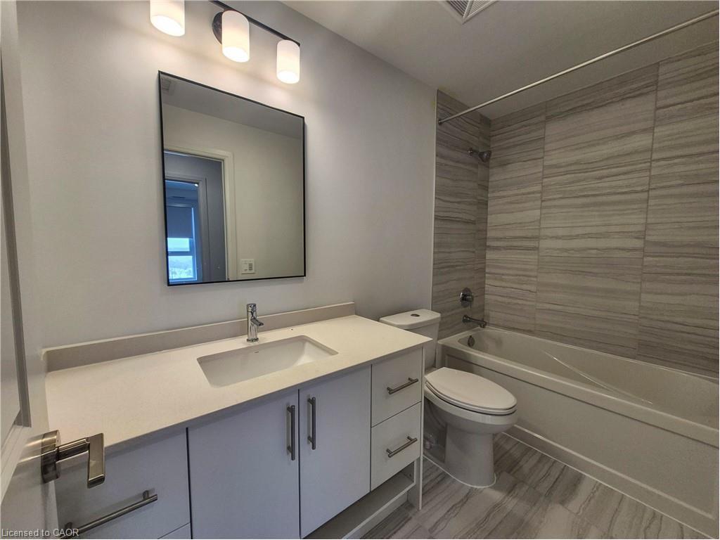 1001-1333 Weber Street E, Kitchener, ON - Indoor Photo Showing Bathroom
