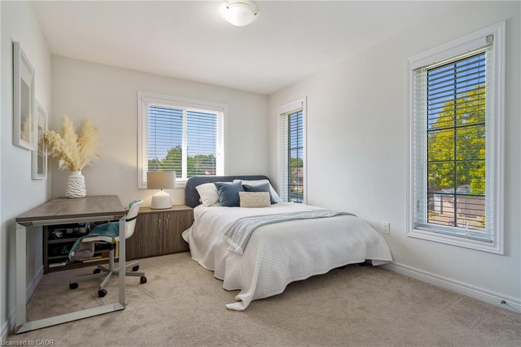 60 Bobolink Street, Hamilton, ON - Indoor Photo Showing Bedroom