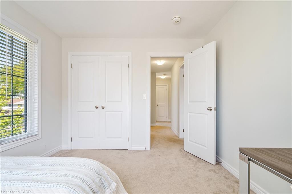 60 Bobolink Street, Hamilton, ON - Indoor Photo Showing Bedroom