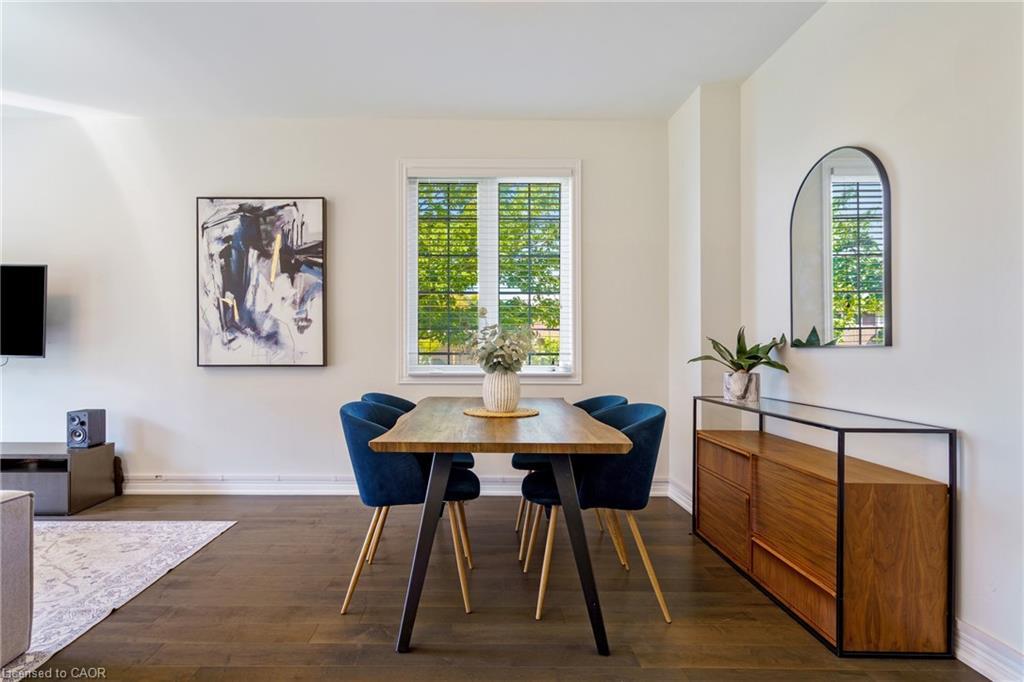 60 Bobolink Street, Hamilton, ON - Indoor Photo Showing Dining Room