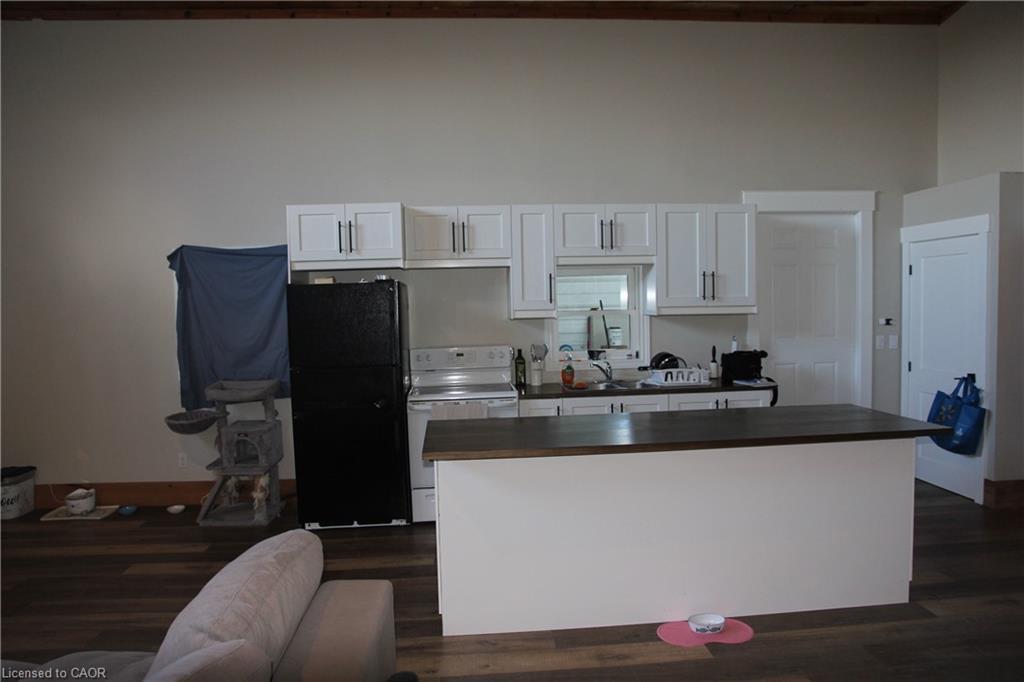 1-4078 #3 Highway, Cayuga, ON - Indoor Photo Showing Kitchen