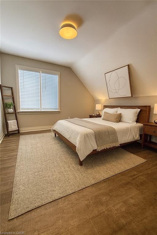 55 Mohawk Road W, Hamilton, ON - Indoor Photo Showing Bedroom