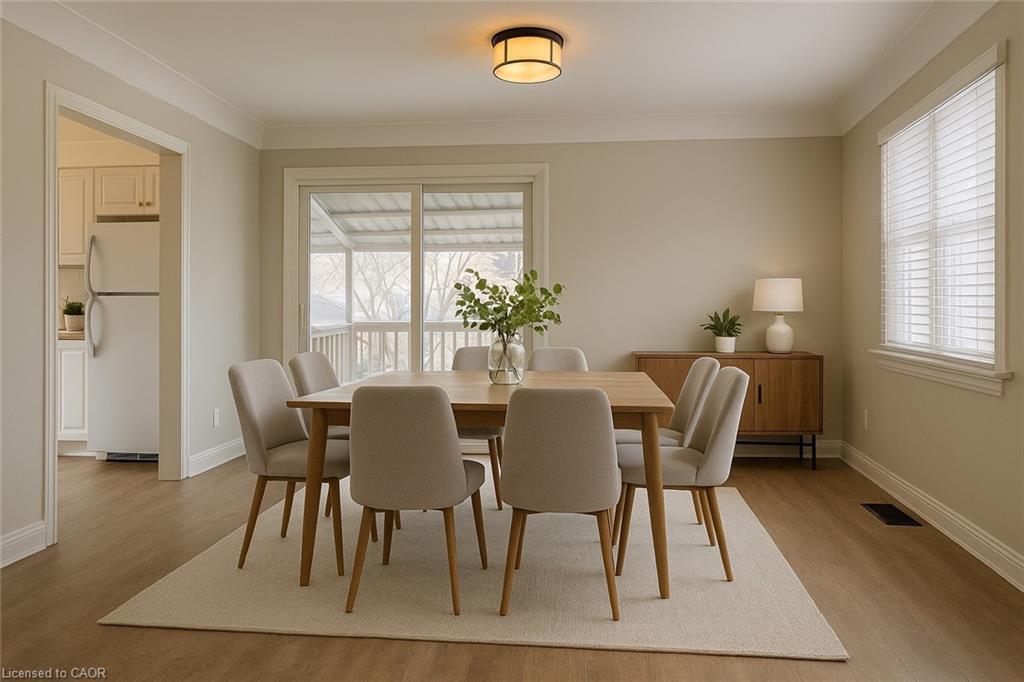 55 Mohawk Road W, Hamilton, ON - Indoor Photo Showing Dining Room