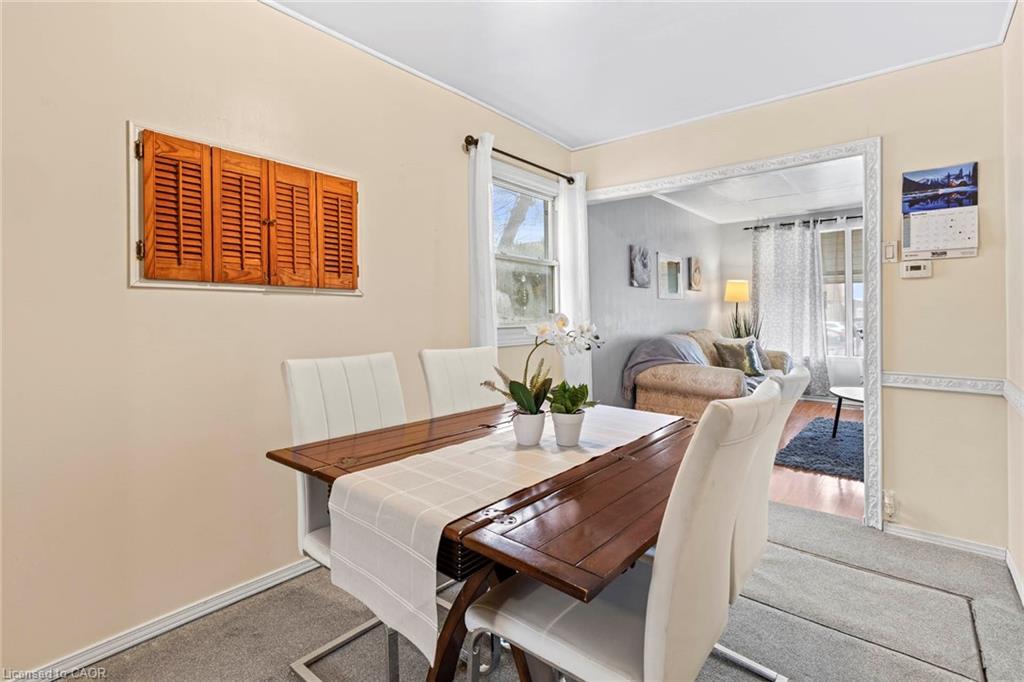 46 Adeline Avenue, Hamilton, ON - Indoor Photo Showing Dining Room