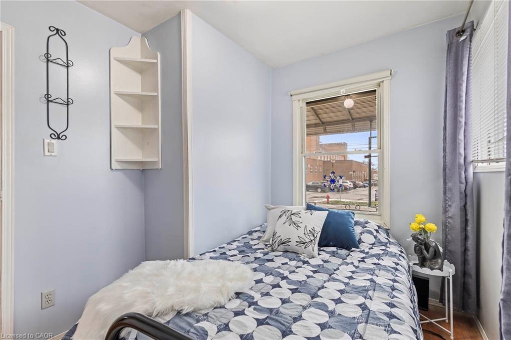 46 Adeline Avenue, Hamilton, ON - Indoor Photo Showing Bedroom