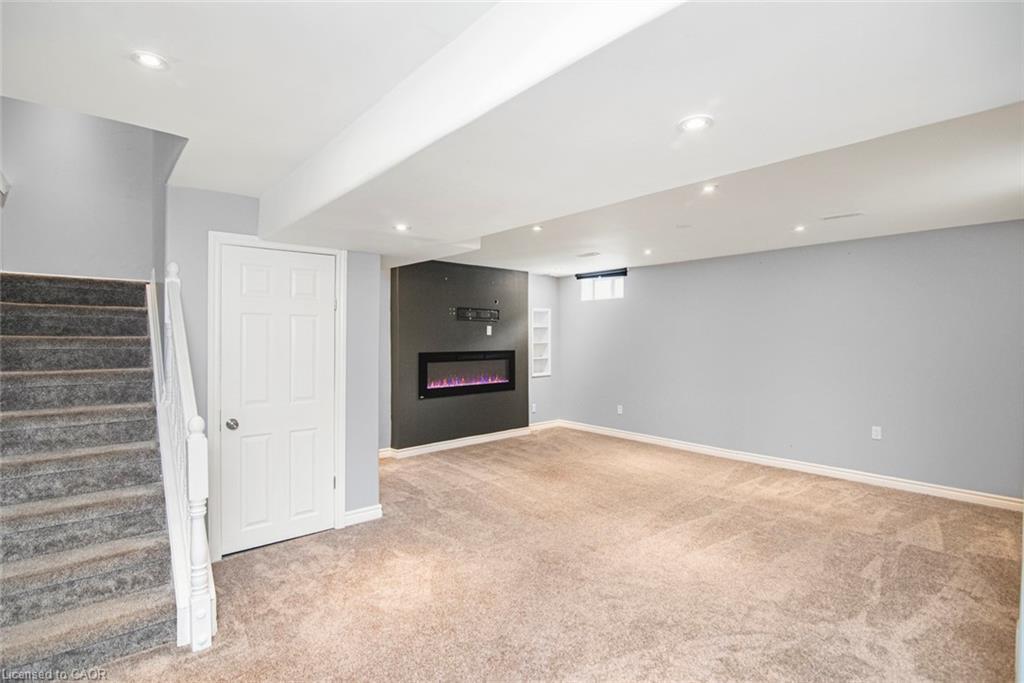 23-222 Fall Fair Way, Binbrook, ON - Indoor Photo Showing Other Room