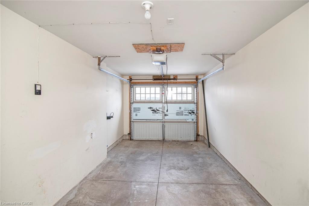 23-222 Fall Fair Way, Binbrook, ON - Indoor Photo Showing Garage