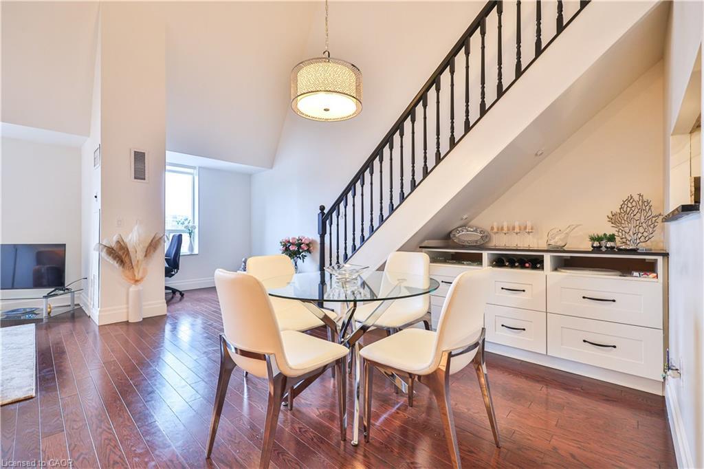 404-185 Robinson Street, Oakville, ON - Indoor Photo Showing Dining Room