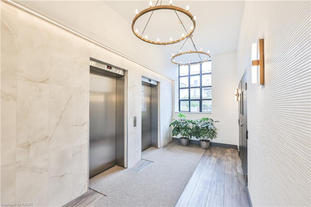 404-185 Robinson Street, Oakville, ON - Indoor Photo Showing Other Room