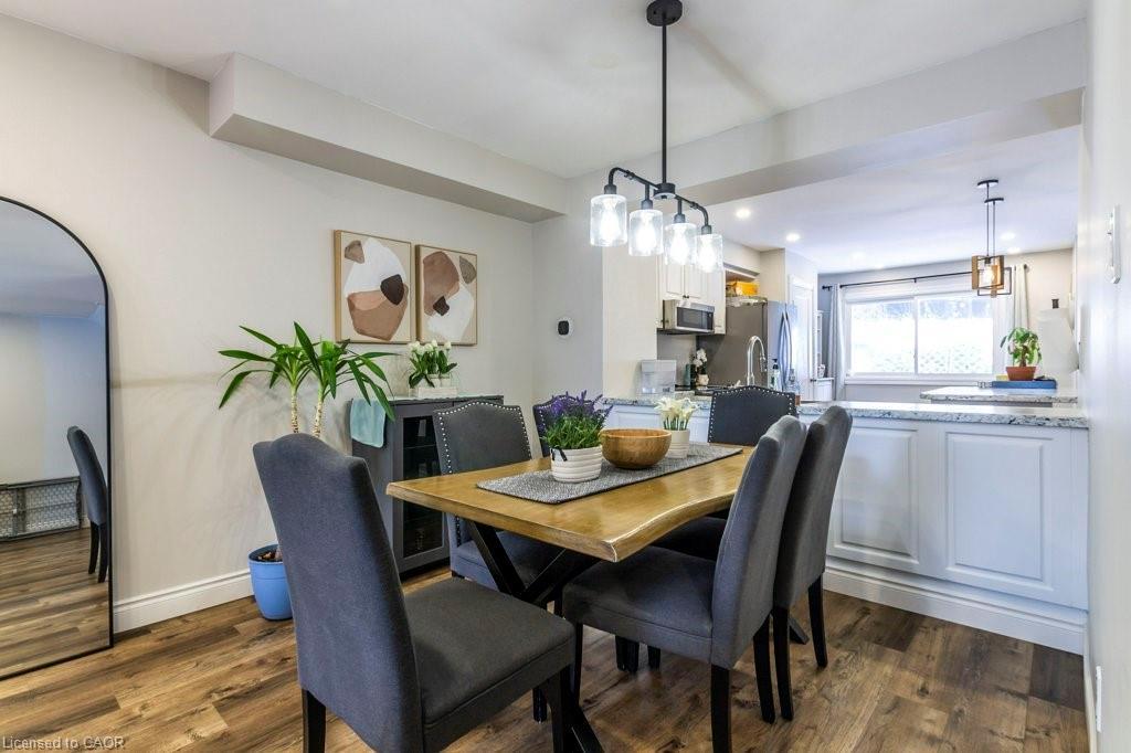77-26 Moss Boulevard, Hamilton, ON - Indoor Photo Showing Dining Room