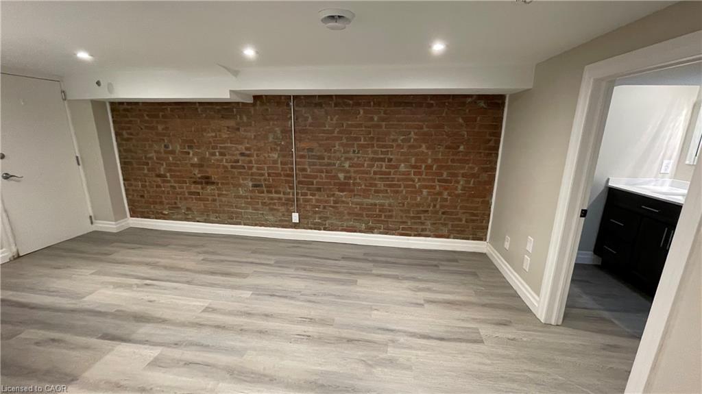 4-123 Robinson Street, Hamilton, ON - Indoor Photo Showing Other Room