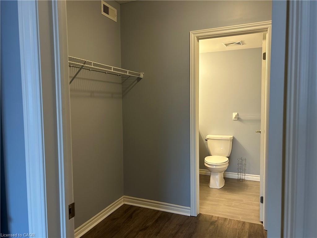 302-155 Water Street S, Cambridge, ON - Indoor Photo Showing Bathroom