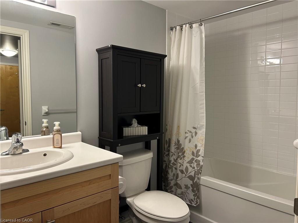 302-155 Water Street S, Cambridge, ON - Indoor Photo Showing Bathroom